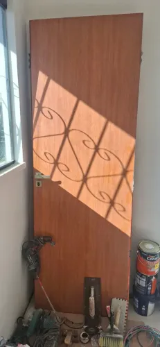 Postas laminadas com fechaduras
