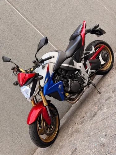 Cb1000r capitão América baixo km 23 mil 