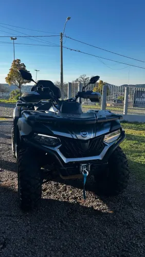 Quadriciclo CFMOTO CForce 625 Touring 4x4 2023 - Apenas 1.200 km