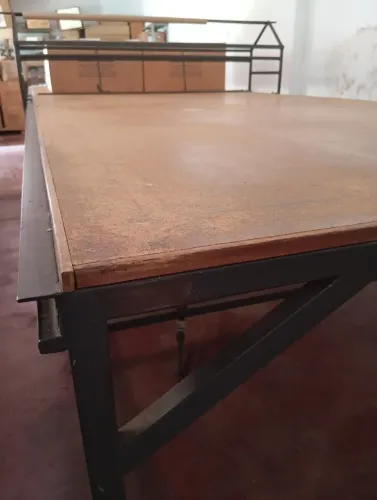 Mesa de corte de confecções 