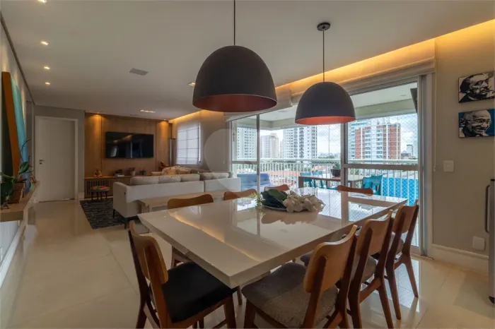 Apartamento à venda com 3 quartos, sendo 1 suíte, no condomínio Vide Campo Belo, São Paulo