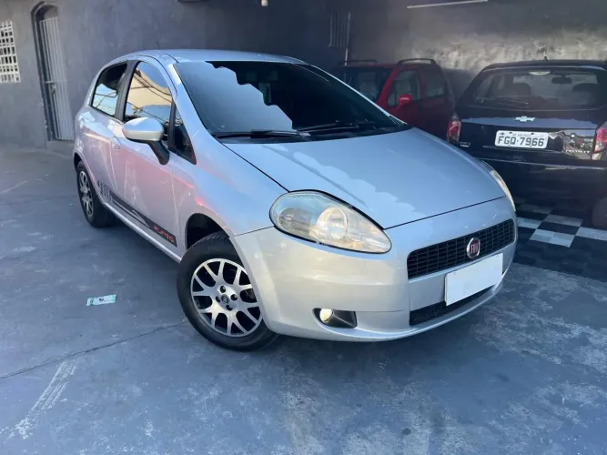 Fiat Punto Attractive 1.4 Fire Flex 8V 5P 2011