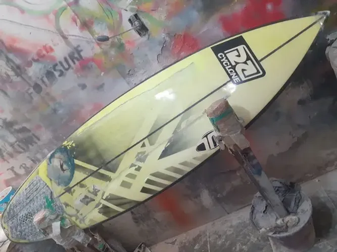 Prancha de Surf Cyclone Epoxi restaurada 6.0" x 19,5" x 2.46" - 28 L