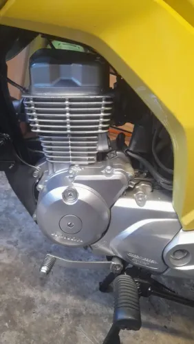Titan ex 2015 em dias,com alvará na moto