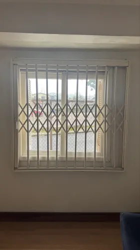 Grade Pantográfica (Sanfonada) de Ferro 1,42 x 1,50 m 