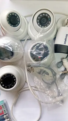 Lote com 06 Câmeras Hikvision e Intelbras - Usadas e Novas