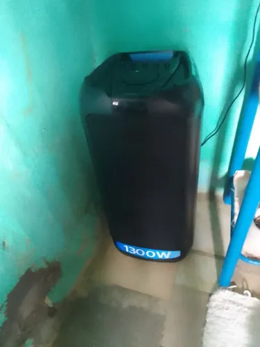 Vendo uma caixa de som 