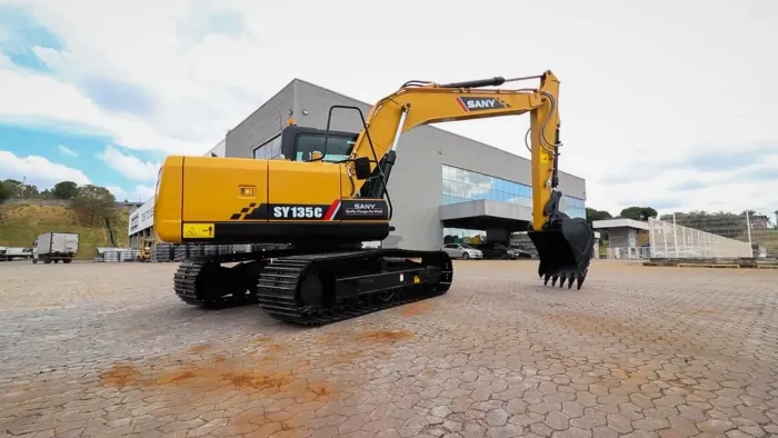 Escavadeira Sanny 135 SY 1350