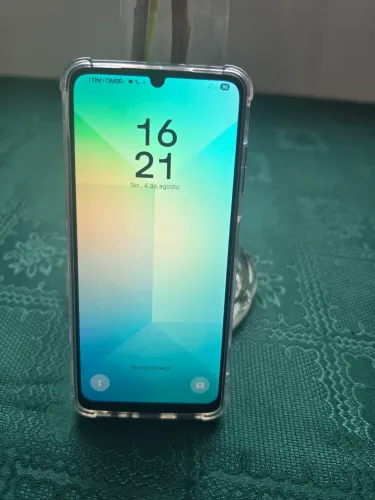 vendo celular galaxy A06 128gb Android 15