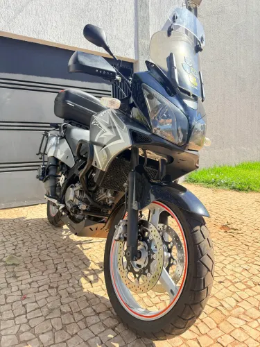 Vendo Suzuki DL 650 Vstrom 2011 impecável !!