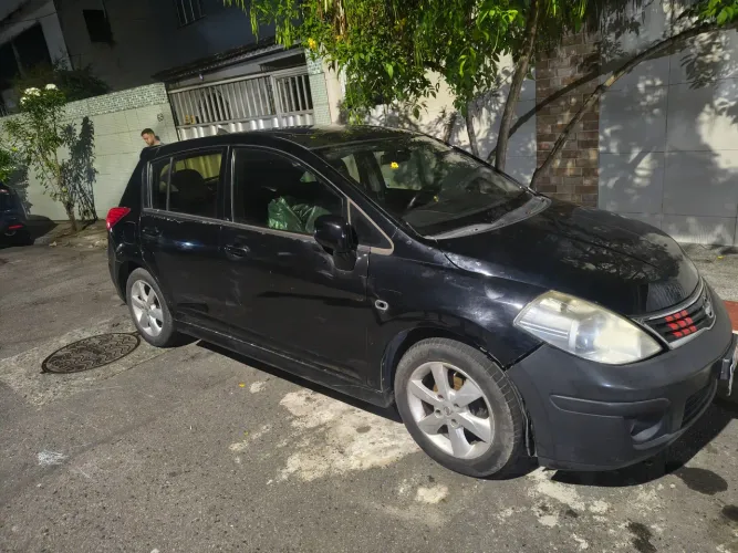 Nissan Tiida SL 1.8/1.8 Flex 16V Aut. 2012