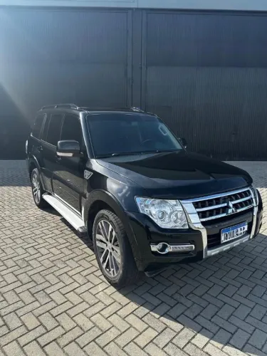 Mitsubishi Pajero HPE Full 3.2 4X4 T.i.dies. 5P AUT 2020
