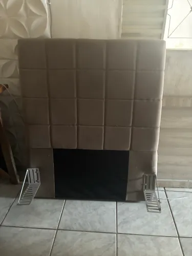 Cabeceira em veludo para cama de solteiro