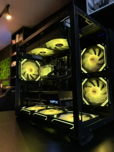 PC Gamer Ryzen e 9060xt 16GB