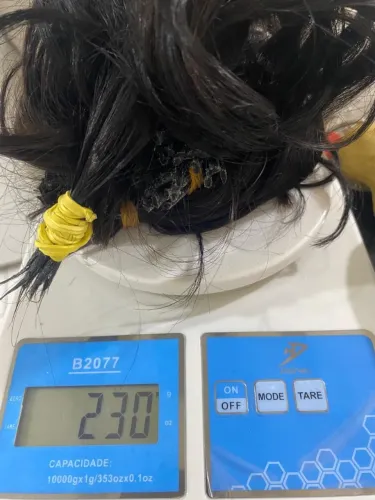 Cabelo humano.