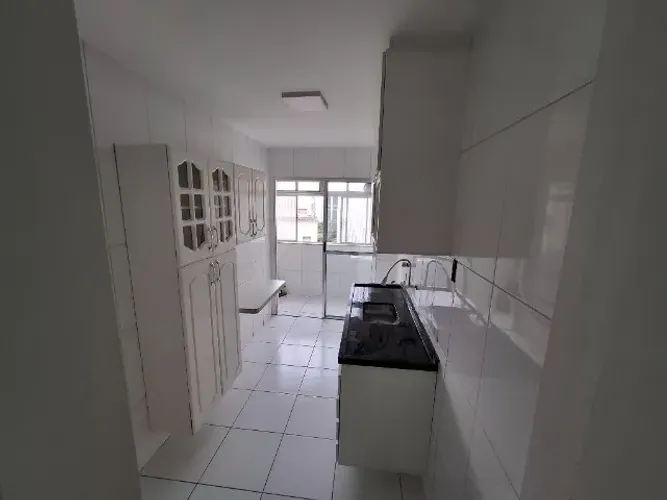Apartamento, 2 quartos, ao lado da FGV