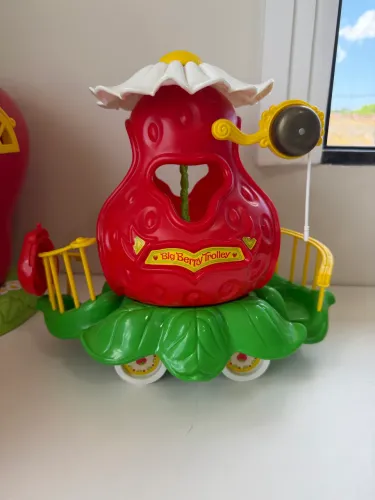 MORANGUINHO ? BIG BERRY TROLLEY - KENNER VINTAGE ORIGINAL! ?