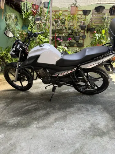 Vendo moto Yamaha Factor ED