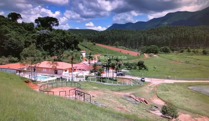 FAZENDA RICAMENTE MOBILIADA, TOPOGRAFIA ÍMPAR - LAGOINHA-SP