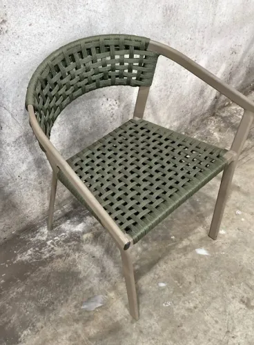 Cadeira Base de alumínio Tecido Premium