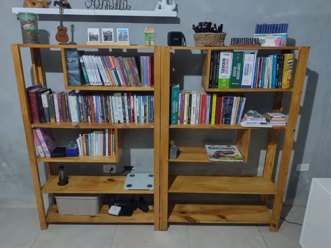 2 Estantes de madeira DUPALLETS - selada e envernizada 