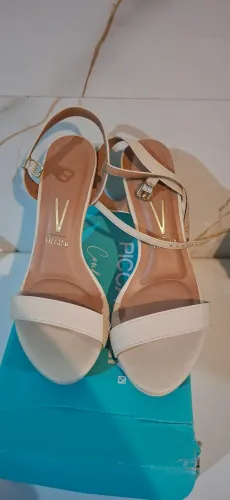 Vendo Sandália Vizzano Salto fino
