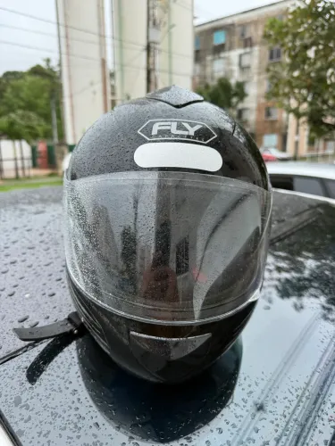 Capacete infantil FLY