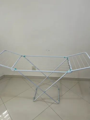 Varal de roupa de chão