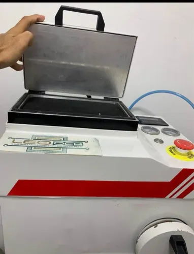 Estou vendendo uma máquina de trocar vidro de celular