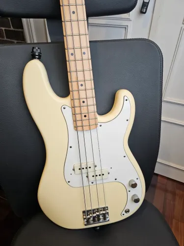Baixo Fender American Standard Precision Bass USA 2012 Olympic White Maple