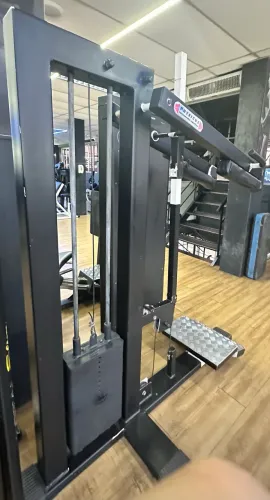 Máquina de panturrilha em pé