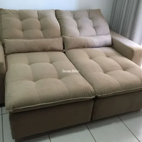 Sofás de alto padrão que unem conforto, sofisticação e design moderno.