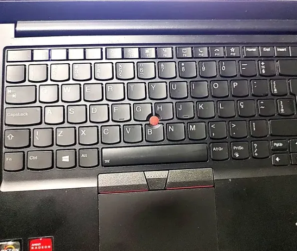 Notebook Lenovo ThinkPad - AMD Ryzen 5, 8GB, SSD 256GB, Win 11