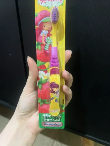 Escova de dente moranguinho nostálgico