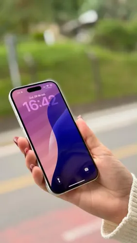 iPhone 16
