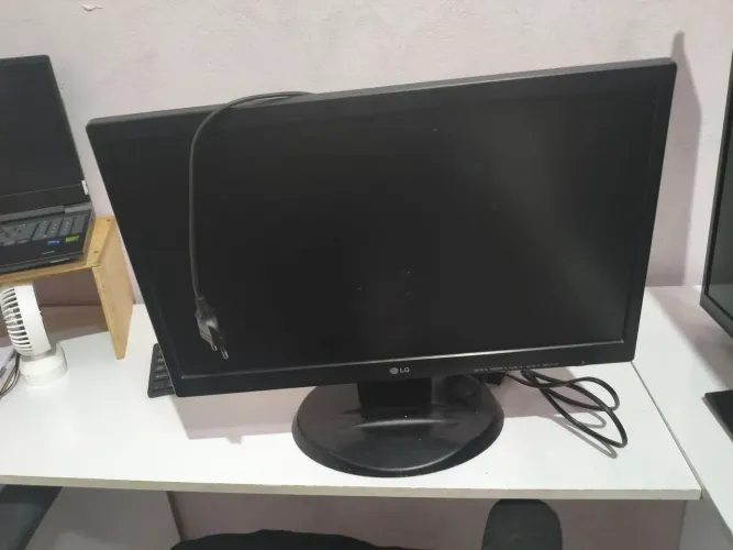 Monitor com defeito 