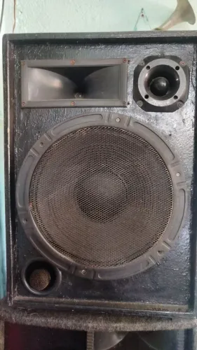 Par de caixas de som + amplificador Únic Storm Zx-300