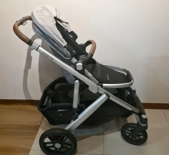 Carrinho de bebê UPPAbaby Vista V2  com Moisés - Completo