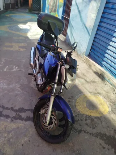 Fazer 250 2006 troca em Uno + 95 4pt ou venda