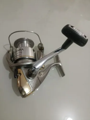 Molinete Shimano Sahara 4000FB