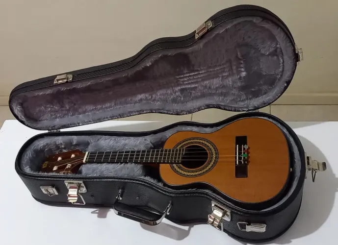 Vendo Cavaco Araújo Luthier de Jacarandá Tampo em Cedro Canadense Super Clássico