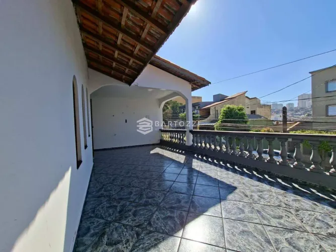 CASA ASSOBRADADA - 2 DORM - 2 VAGAS B. NOVA GERTY