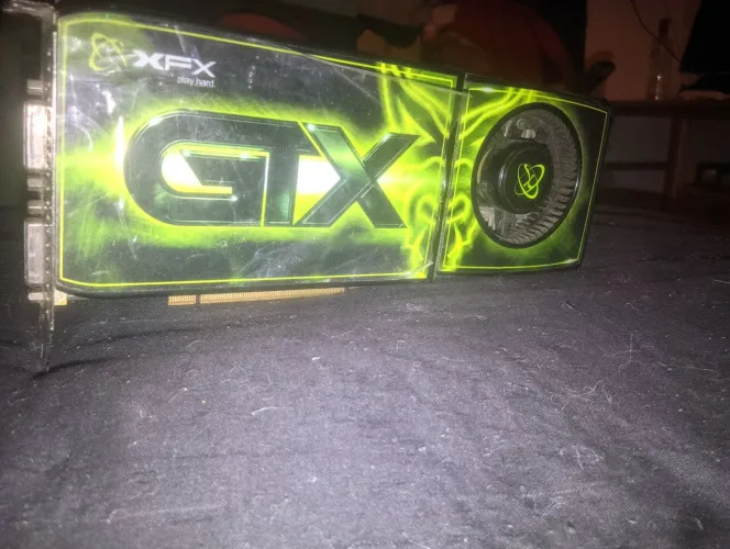 Placa de Vídeo XFX GTX 275 - Visual Retrô | Colecionador | Sem Teste