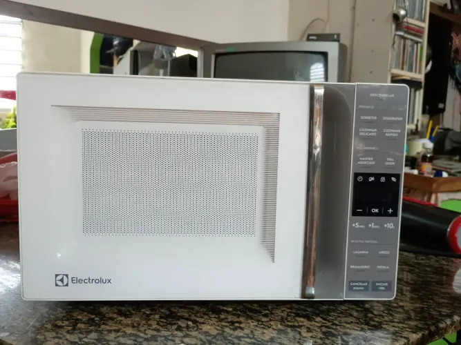 Microondas Eletrolux 23 litros 