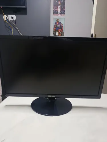 Monitor Samsung 24° Color Display Unit