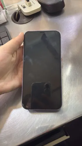 Vendo iPhone 12 lilás