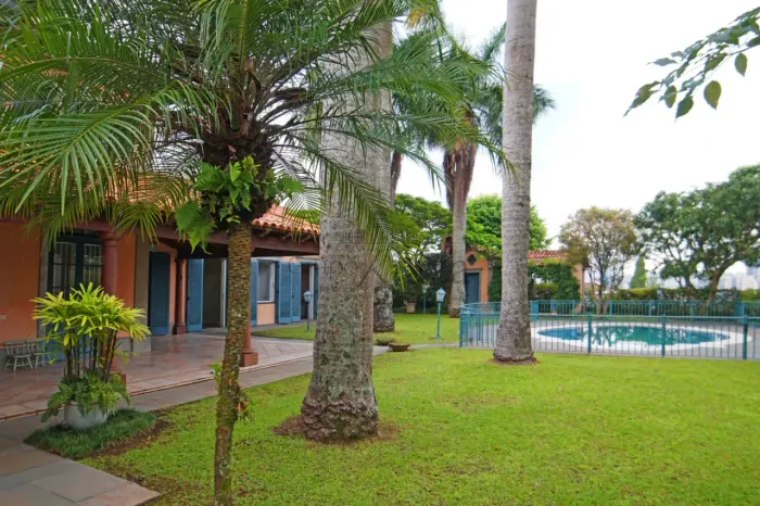 Casa - Real Parque - 4 Dormitórios - 915m².