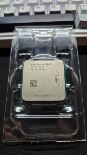 Processador AMD Athlon 3000G (Usado a 1 mês)
