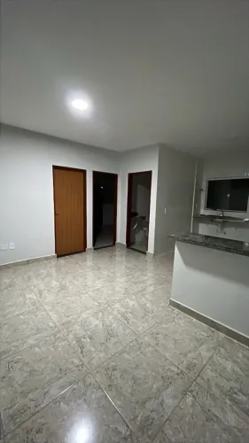 Aluga-se apartamento novo - sacada com vidro. 