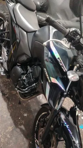 Vendo essa linda moto no valor 20.000